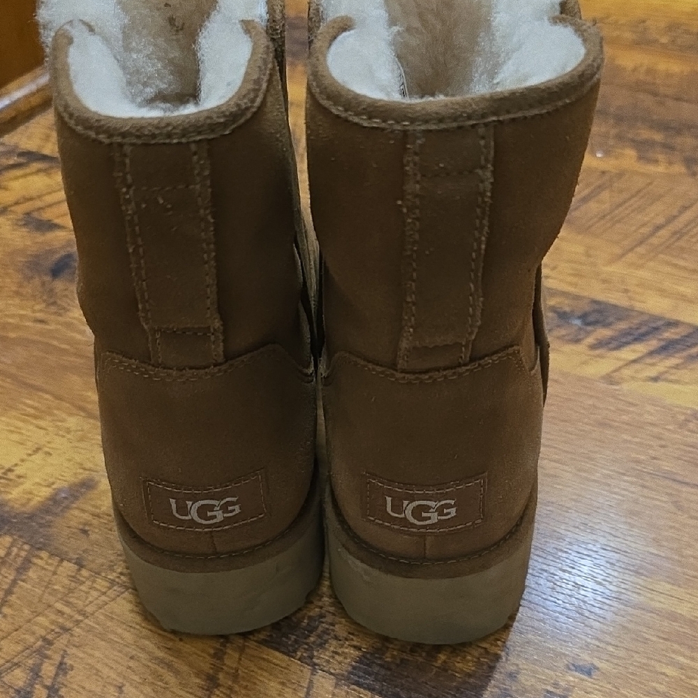 UGG Boots Womens Size 8